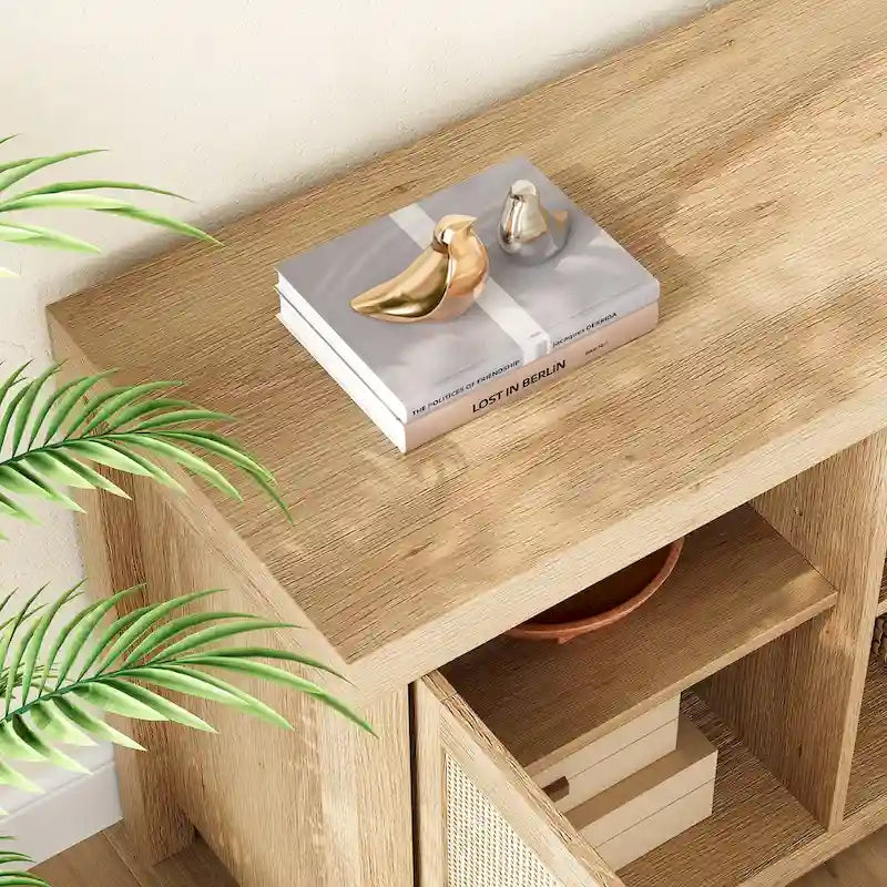 Meuble TV en rotin pour écran 75 pouces, style bohème, avec rangements et portes