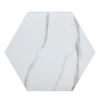 Table basse hexagonale texturée avec patins antidérapants, idéale pour les petits espaces de salon.