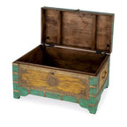Coffre de rangement Nador avec incrustations en laiton peint à la main et table basse