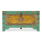 Coffre de rangement Nador avec incrustations en laiton peint à la main et table basse