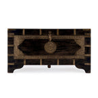 Coffre de rangement Nador avec incrustations en laiton peint à la main et table basse