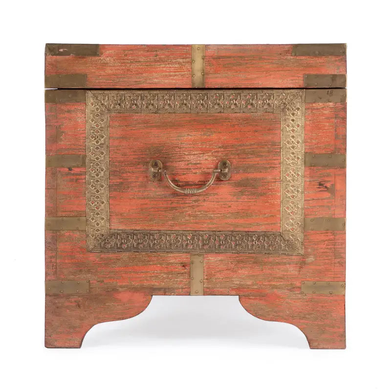 Coffre de rangement Nador avec incrustations en laiton peint à la main et table basse