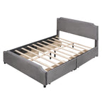 Lit plateforme capitonné avec tête et pied de lit à clous décoratifs et 4 tiroirs. Sommier non nécessaire. Revêtement en velours.