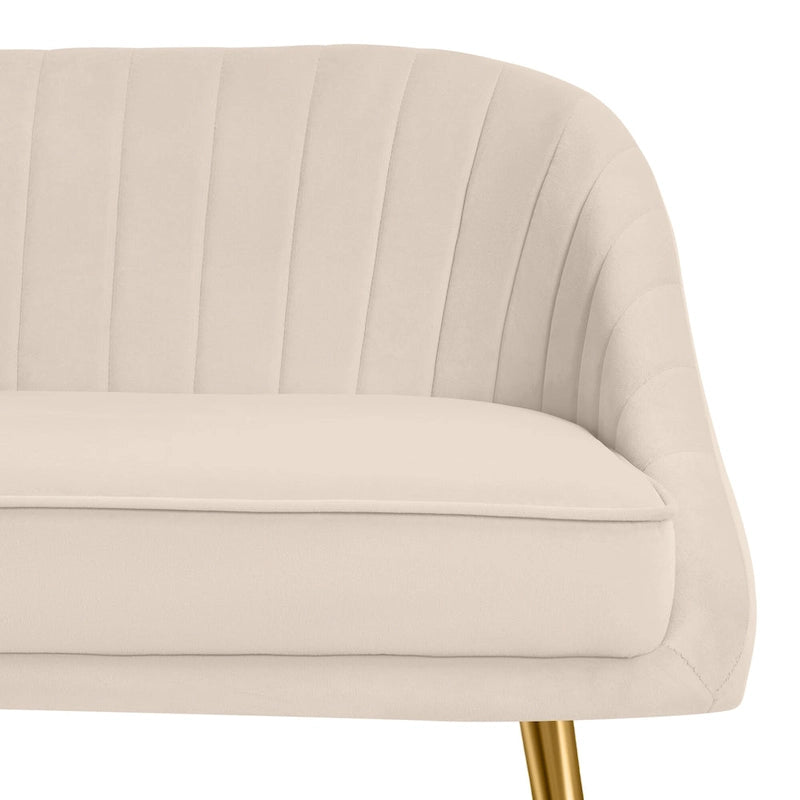 Canapé deux places contemporain capitonné avec pieds en métal doré, idéal pour le salon ou la chambre.