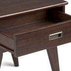 Table d'appoint rectangulaire WYNDENHALL Tierney en bois massif, style moderne du milieu du siècle, 56 cm de large - 56 cm L x 51 cm P x 56 cm H