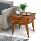 Table d'appoint rectangulaire WYNDENHALL Tierney en bois massif, style moderne du milieu du siècle, 56 cm de large - 56 cm L x 51 cm P x 56 cm H