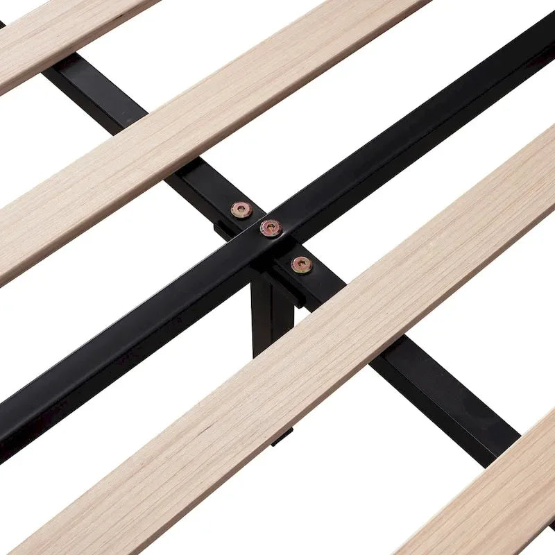 Lit plateforme capitonné avec tête de lit en velours à motif floral