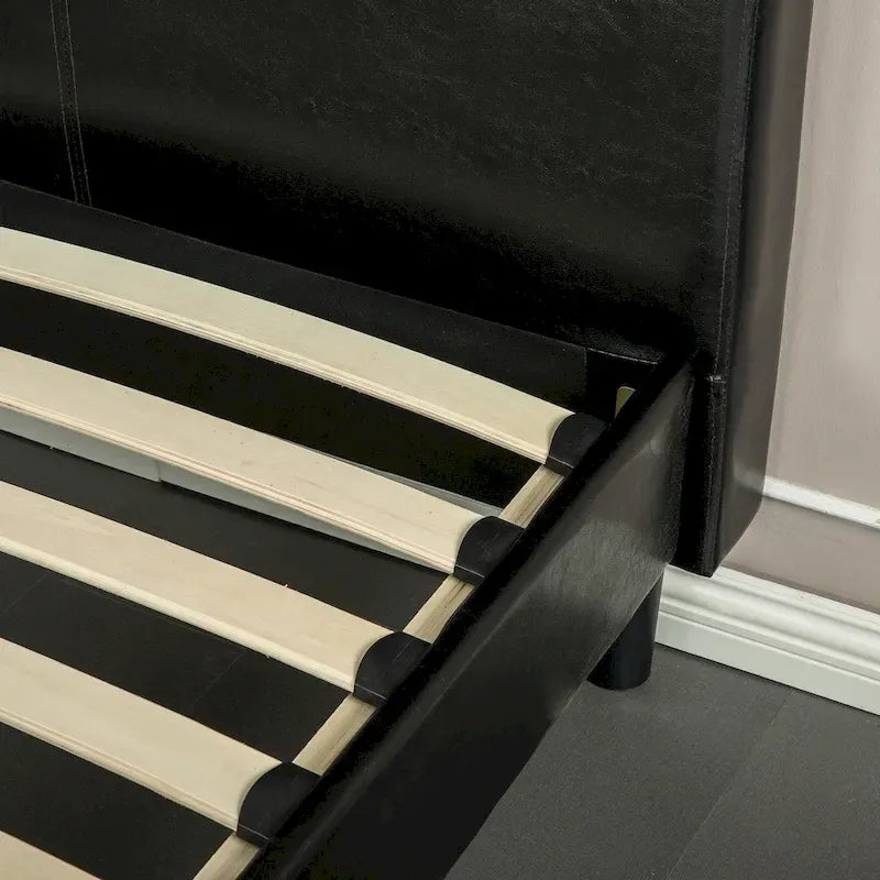 Lit plateforme Priage by Zinus, format king, recouvert de similicuir