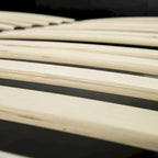 Lit plateforme Priage by Zinus, format king, recouvert de similicuir