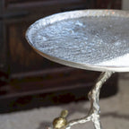 Table d'appoint ronde demi-lune Welling blanche et dorée, 28 pouces