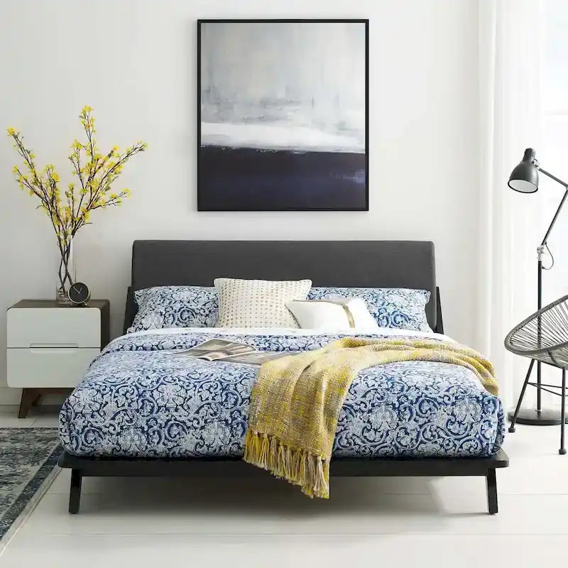 Lit plateforme Luella Queen en tissu rembourré