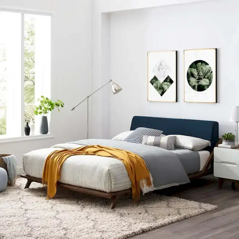 Lit plateforme Luella Queen en tissu rembourré