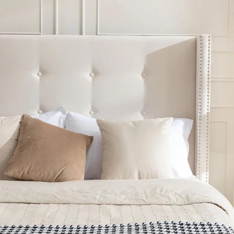 Lit Queen/King capitonné avec tête de lit haute CUSchoice (sommier non requis)