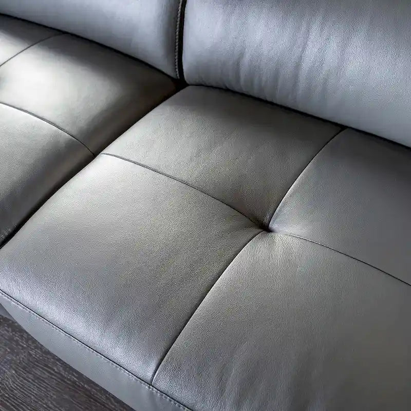 Canapé d'angle en cuir bas et moderne Jacques de Furniture of America, avec méridienne